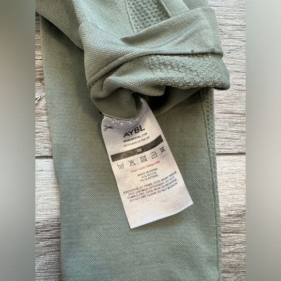 AYBL Balance V2 Seamless Contour / Hi- Rise‎ Leggings Size XS Color Olive - Picture 3 of 7